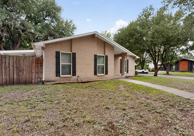 Photo 2 of Single family home for sale at 433 Solitude Dr, Garland, TX 75043 | MLS# 21335618 | Listing updated on 2026-07-20