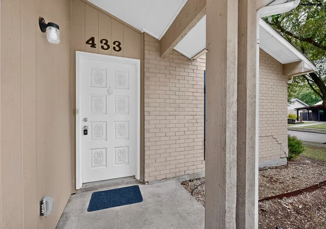 Photo 3 of Single family home for sale at 433 Solitude Dr, Garland, TX 75043 | MLS# 21335618 | Listing updated on 2026-07-20