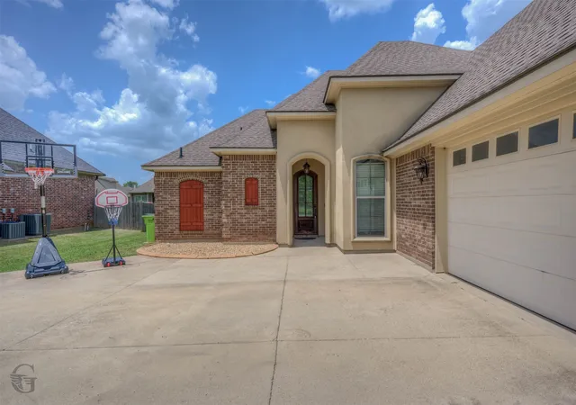 Photo 2 of Single family home for sale at 2728 Caplis Sligo Plantation Dr, Bossier City, LA 71112 | MLS# 21329928 | Listing updated on 2026-08-24