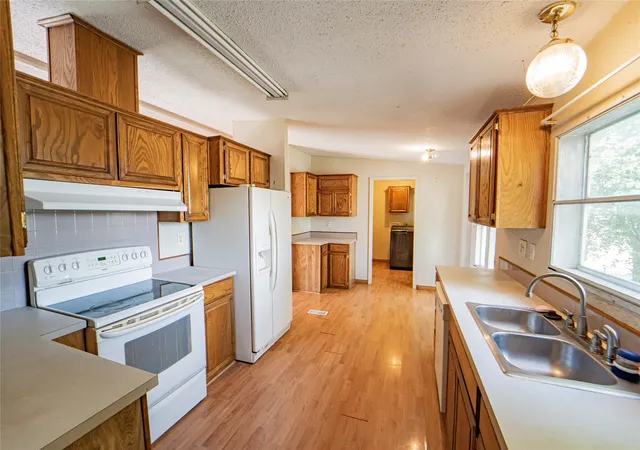 Photo 4 of Manufactured home for sale at 2517 County Road 215, Breckenridge, TX 76424 | MLS# 21335153 | Listing updated on 2026-08-26