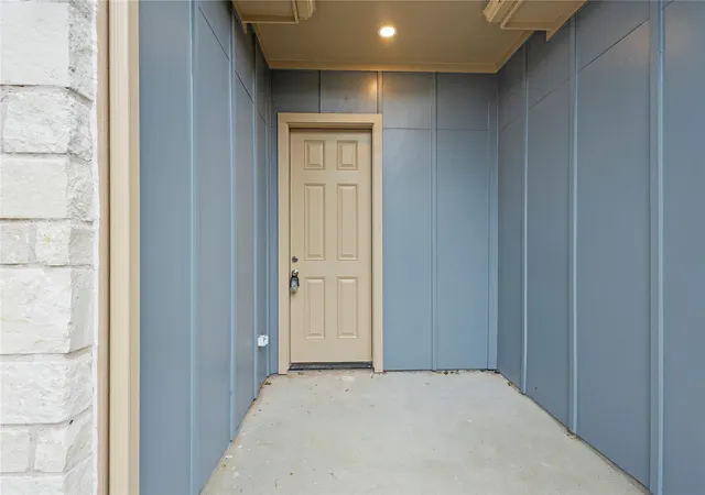 Photo 3 of Single family home for sale at 401 S 4th St, Bonham, TX 75418 | MLS# 21335685 | Listing updated on 2026-07-30