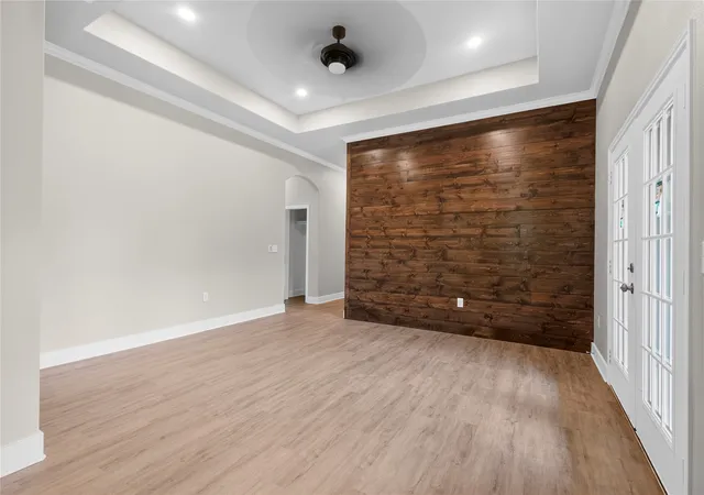 Photo 4 of Single family home for sale at 401 S 4Th St, Bonham, TX 75418 | MLS# 21335685 | Listing updated on 2026-07-30