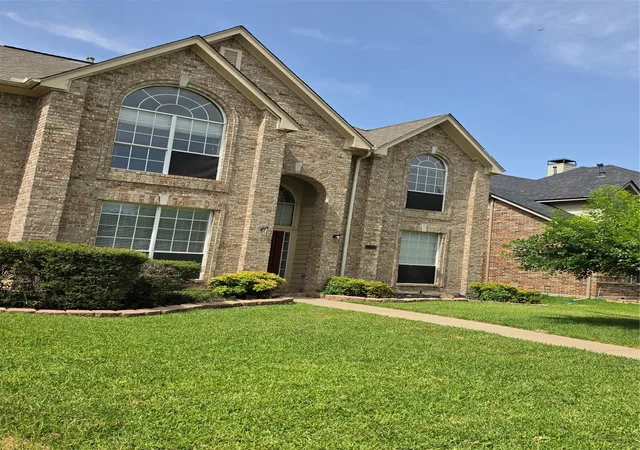 Photo 4 of Single family home for sale at 2720 Springhill Dr, Grapevine, TX 76051 | MLS# 21335308 | Listing updated on 2026-09-27