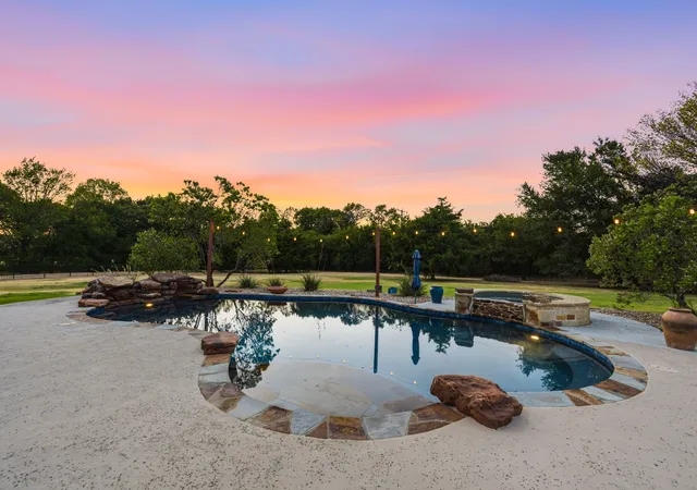 Photo 4 of Sale Pending at 110 Aurora Lights Trl, Aurora, TX 76078 | MLS# 21335406 | Listing updated on 2026-10-08