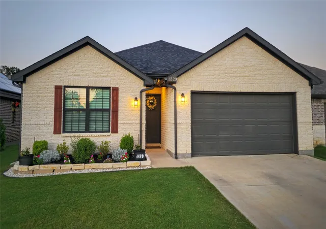 Photo 1 of Single family home for sale at 1320 Oak Vly, Denton, TX 76209 | MLS# 21332721 | Listing updated on 2026-08-22