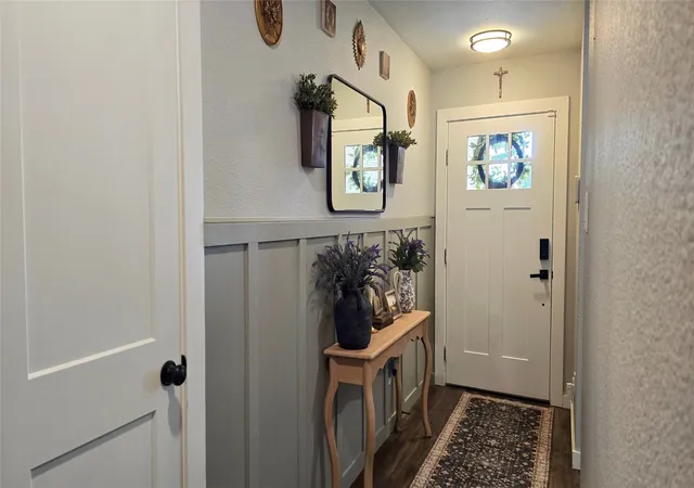 Photo 3 of Single family home for sale at 1320 Oak Vly, Denton, TX 76209 | MLS# 21332721 | Listing updated on 2026-08-22