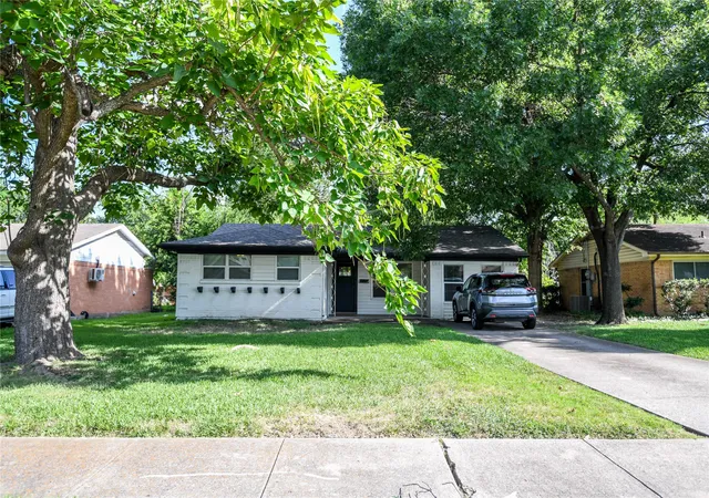 Photo 1 of Single family home for sale at 608 Terrace Dr, Richardson, TX 75081 | MLS# 21335743 | Listing updated on 2026-10-06