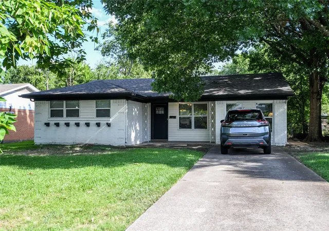 Photo 2 of Single family home for sale at 608 Terrace Dr, Richardson, TX 75081 | MLS# 21335743 | Listing updated on 2026-10-06