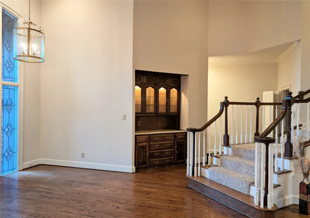Photo 4 of Single family home for sale at 14 Winding Creek Trl, Garland, TX 75043 | MLS# 21324682 | Listing updated on 2026-10-01