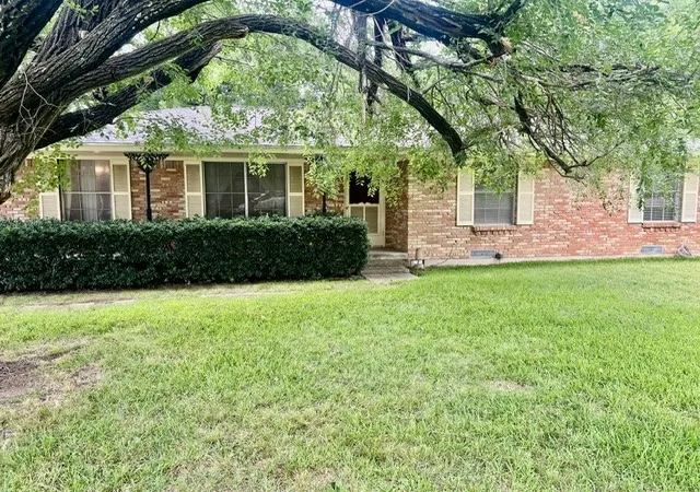 Single family home for sale at 1326 E Sherman Dr, Denton, TX 76209 | MLS# 21241279