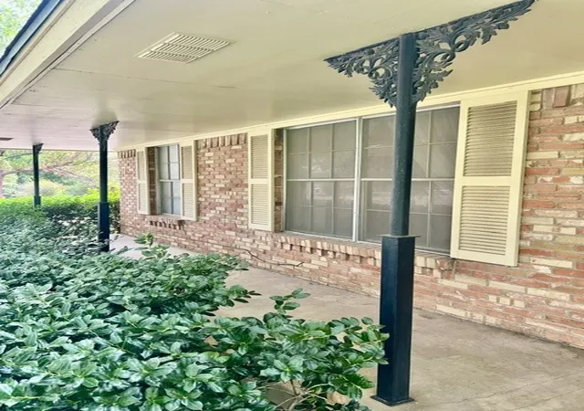 Photo 3 of Single family home for sale at 1326 E Sherman Dr, Denton, TX 76209 | MLS# 21241279 | Listing updated on 2026-08-26