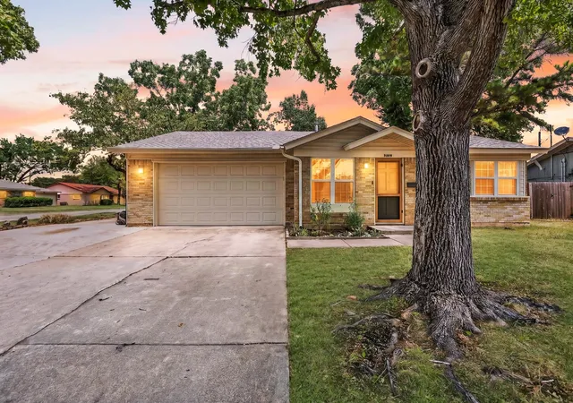 Single family home for sale at 3009 W 11Th St, Irving, TX 75060 | MLS# 21335812