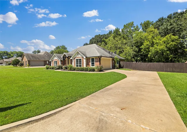Photo 3 of Single family home for sale at 209 Morningstar Dr, Longview, TX 75605 | MLS# 21335814 | Listing updated on 2026-08-27