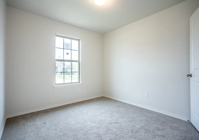 Photo 4 of Single family home for sale at 709 Alton Dr, Aubrey, TX 76227 | MLS# 21335790 | Listing updated on 2026-10-01