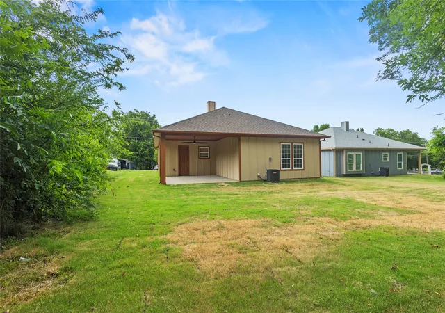 Photo 20 of Single family home for sale at 403 S 4th St, Bonham, TX 75418 | MLS# 21335690 | Listing updated on 2026-08-09