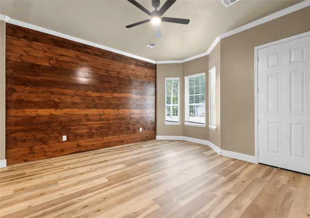 Photo 4 of Single family home for sale at 403 S 4Th St, Bonham, TX 75418 | MLS# 21335690 | Listing updated on 2026-08-09