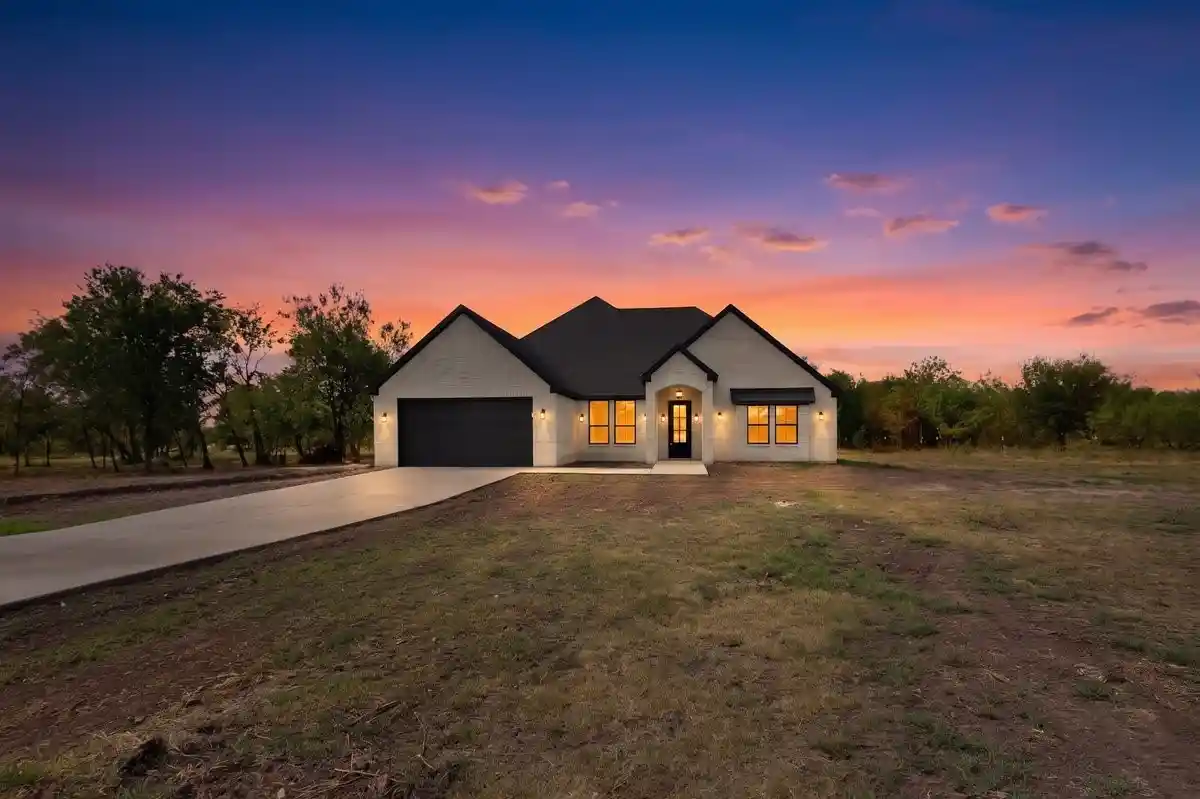 Photo 1 of Sale Pending at 205 Cool Springs Circle, Corsicana, TX 75110 | MLS# 21335833 | Listing updated on 2026-10-14
