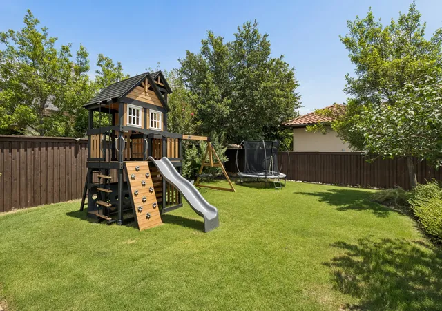Photo 3 of Single family home for sale at 3812 Shady Creek Ct, Frisco, TX 75033 | MLS# 21333021 | Listing updated on 2026-08-23