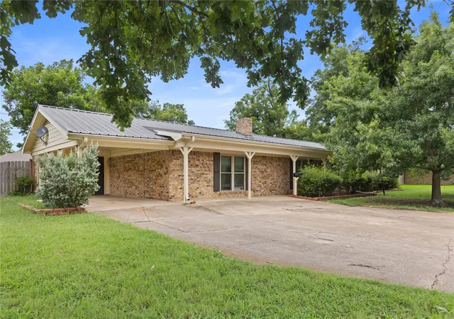 1st image of 1101 14th St, Honey Grove, TX 75446 | MLS# 21333478