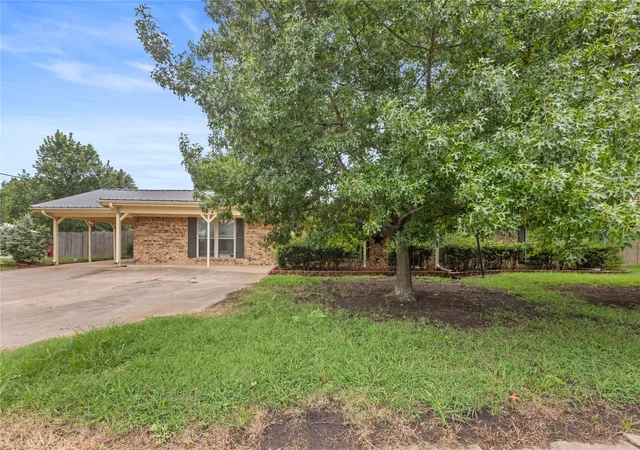 2nd image of 1101 14th St, Honey Grove, TX 75446 | MLS# 21333478