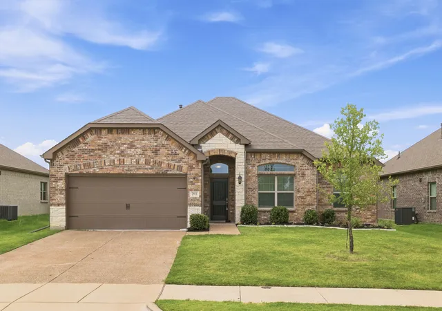 Photo 1 of Single family home for sale at 2911 Diamondback Dr, Melissa, TX 75454 | MLS# 21329035 | Listing updated on 2026-08-22