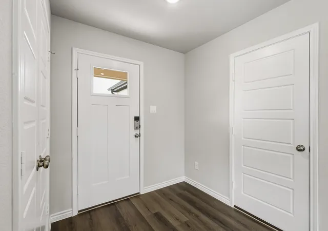 Photo 3 of Single family home for sale at 1707 Acts Ln, Ennis, TX 75119 | MLS# 21335892 | Listing updated on 2026-10-07