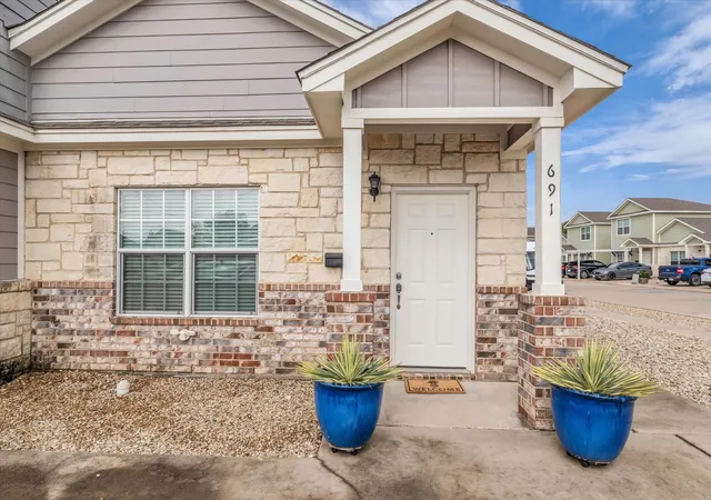 Photo 1 of Townhouse for sale at 691 Park St, Mc Gregor, TX 76657 | MLS# 21335750 | Listing updated on 2026-08-23