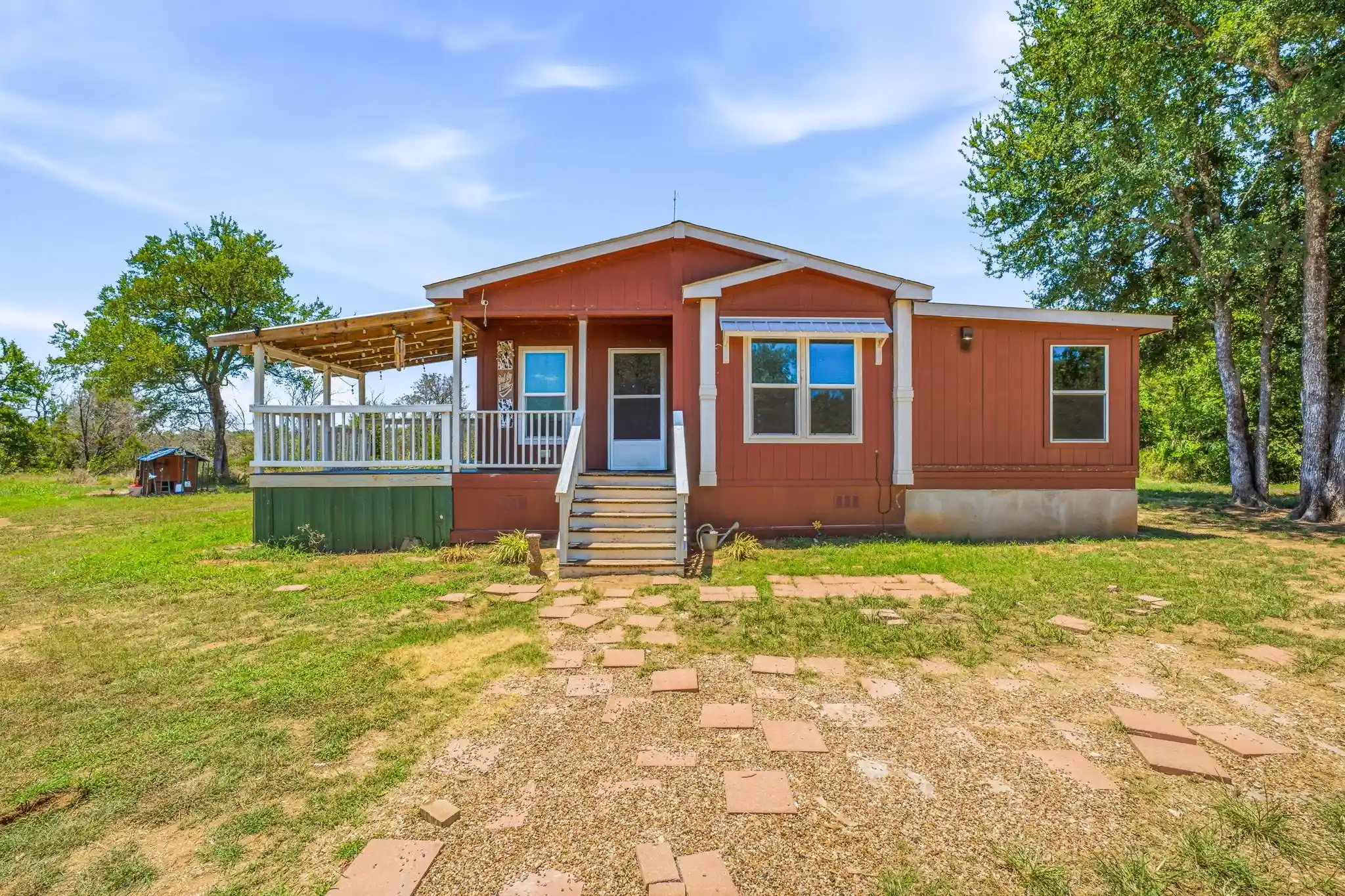Manufactured home for sale at 570 Armadillo Ct, Granbury, TX 76049 | MLS# 21335869