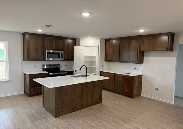 Photo 2 of Single family home for sale at 329 Myers Dr, Springtown, TX 76082 | MLS# 21335945 | Listing updated on 2026-07-21