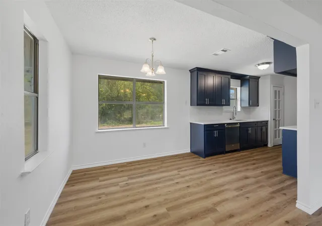 Photo 4 of Single family home for sale at 124 Prairie Creek Rd, Red Oak, TX 75154 | MLS# 21335922 | Listing updated on 2026-09-25