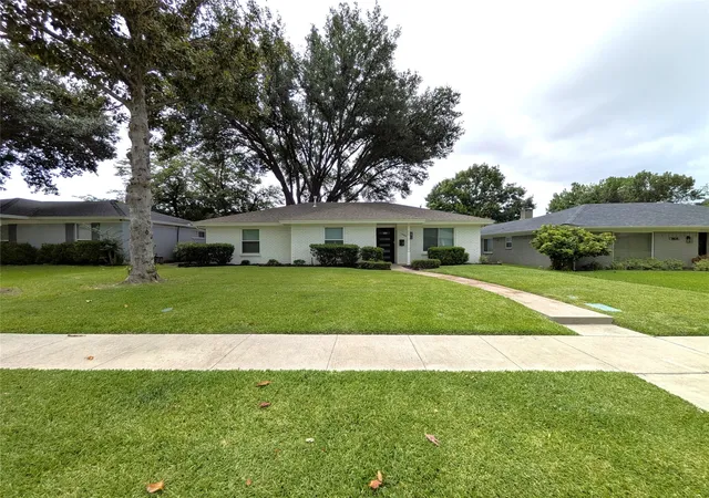 Photo 2 of Single family home for sale at 1400 Oakhill Dr, Plano, TX 75075 | MLS# 21335988 | Listing updated on 2026-08-31