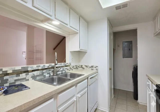 Photo 4 of Condo for sale at 11311 Audelia Rd #256, Dallas, TX 75243 | MLS# 21333606 | Listing updated on 2026-10-01