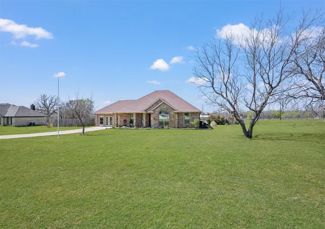 Photo 1 of Sale Pending at 169 Savannah Dr, Weatherford, TX 76087 | MLS# 21336056 | Listing updated on 2026-08-21