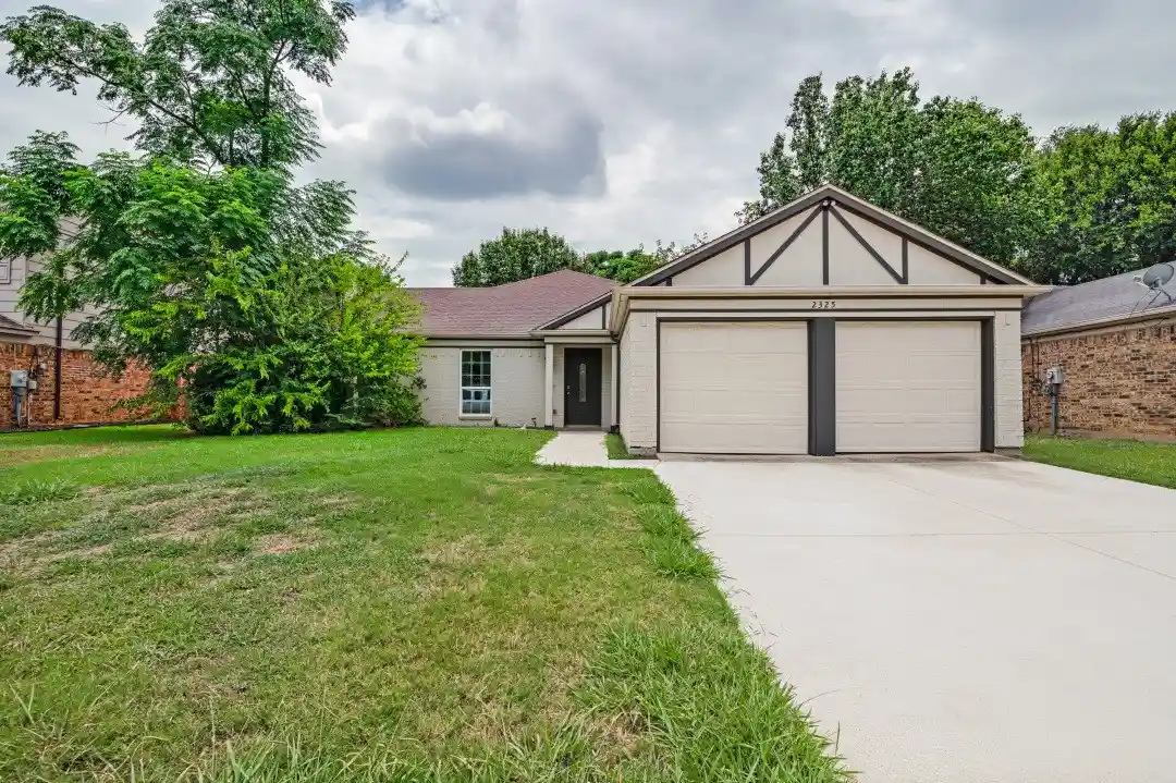 Photo 1 of Single family home for sale at 2325 Warwick Ave, Grand Prairie, TX 75052 | MLS# 21336080 | Listing updated on 2026-10-10