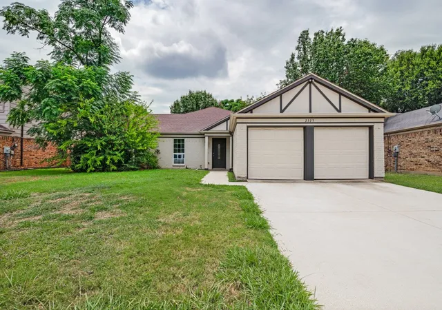 Photo 1 of Single family home for sale at 2325 Warwick Ave, Grand Prairie, TX 75052 | MLS# 21336080 | Listing updated on 2026-07-25