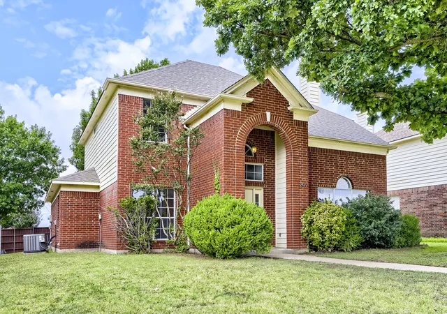 Photo 2 of Single family home for sale at 809 Schrade Trl, Mesquite, TX 75181 | MLS# 21151641 | Listing updated on 2026-07-21