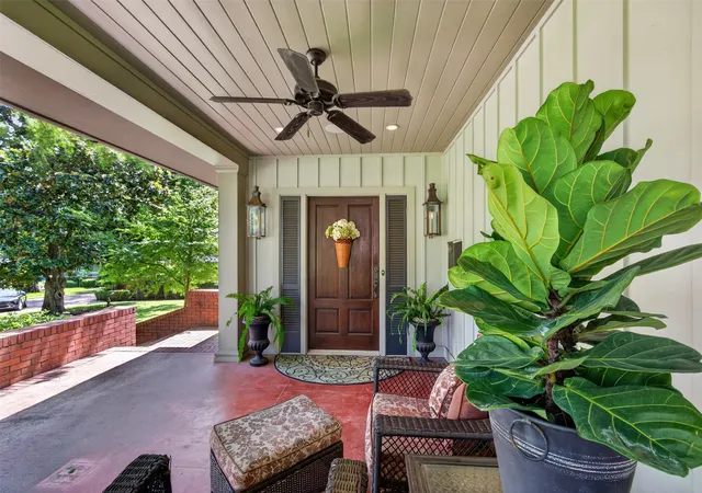 Photo 3 of Single family home for sale at 4807 Gilbert Dr, Shreveport, LA 71106 | MLS# 21323447 | Listing updated on 2026-08-22