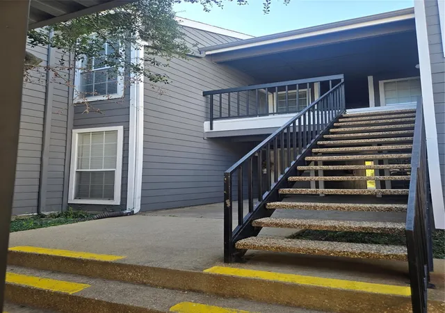Photo 2 of Condo for sale at 18333 Roehampton Dr #1422, Dallas, TX 75252 | MLS# 21330062 | Listing updated on 2026-08-28