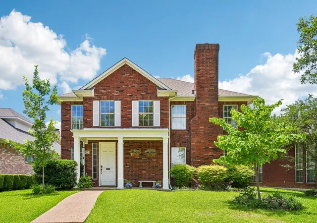 Photo 1 of Single family home for sale at 8722 Bayshore Ln, Rowlett, TX 75088 | MLS# 21336147 | Listing updated on 2026-07-23