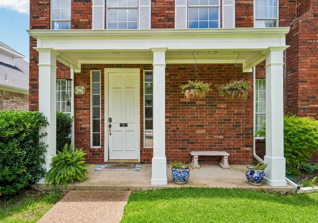 Photo 2 of Single family home for sale at 8722 Bayshore Ln, Rowlett, TX 75088 | MLS# 21336147 | Listing updated on 2026-07-23