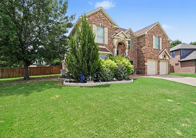 Photo 2 of Single family home for sale at 5520 Champlain Dr, Fort Worth, TX 76137 | MLS# 21335634 | Listing updated on 2026-08-24