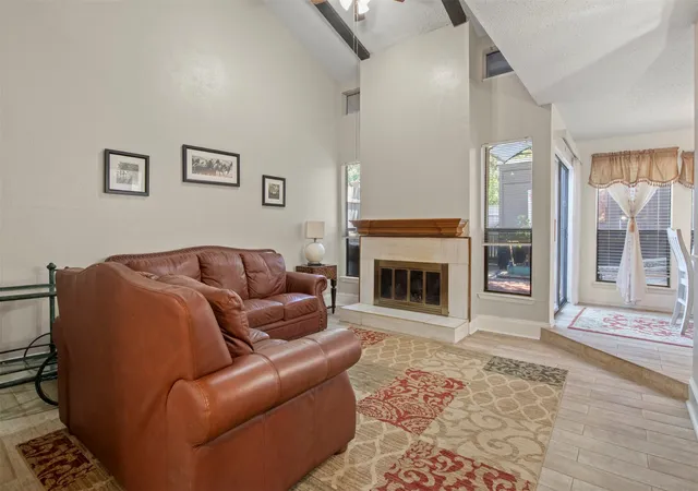 Photo 3 of Townhouse for sale at 518 Campana Ct, Irving, TX 75061 | MLS# 21334994 | Listing updated on 2026-07-21