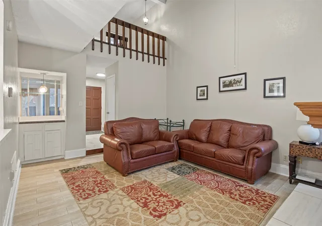 Photo 4 of Townhouse for sale at 518 Campana Ct, Irving, TX 75061 | MLS# 21334994 | Listing updated on 2026-07-21