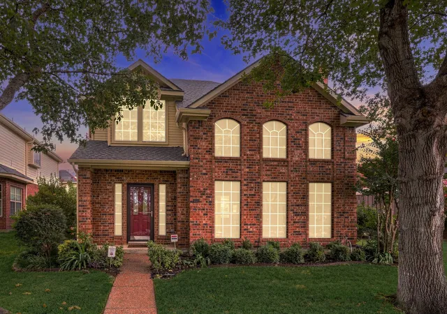 Photo 2 of Sale Pending at 2740 Summertree Dr, Carrollton, TX 75006 | MLS# 21336227 | Listing updated on 2026-08-28