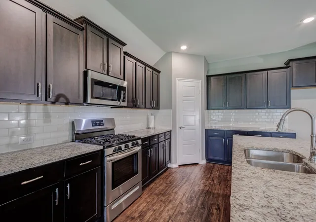 Photo 3 of Sale Pending at 336 Burr Ln, Fate, TX 75189 | MLS# 21327590 | Listing updated on 2026-09-23