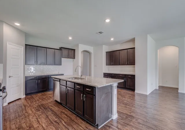 Photo 4 of Sale Pending at 336 Burr Ln, Fate, TX 75189 | MLS# 21327590 | Listing updated on 2026-09-23