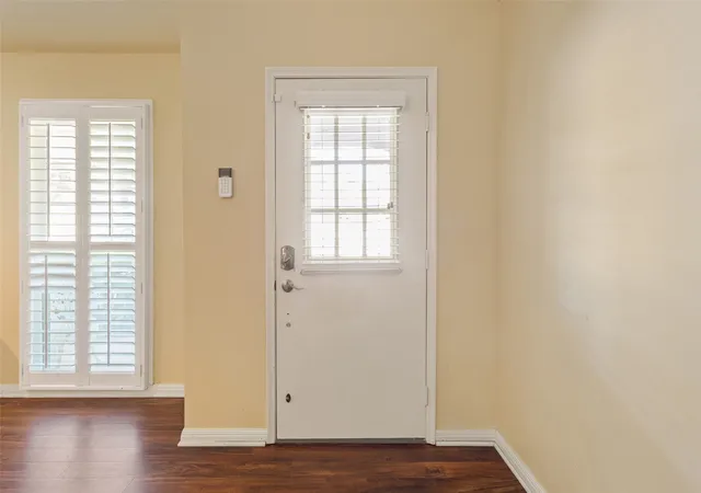 Photo 4 of Single family home for sale at 4544 Westchester Dr, Waco, TX 76710 | MLS# 21214922 | Listing updated on 2026-09-01