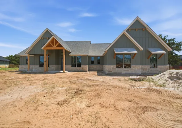 Photo 1 of Single family home for sale at 1048 Timber Hills Dr, Weatherford, TX 76087 | MLS# 21317713 | Listing updated on 2026-08-26
