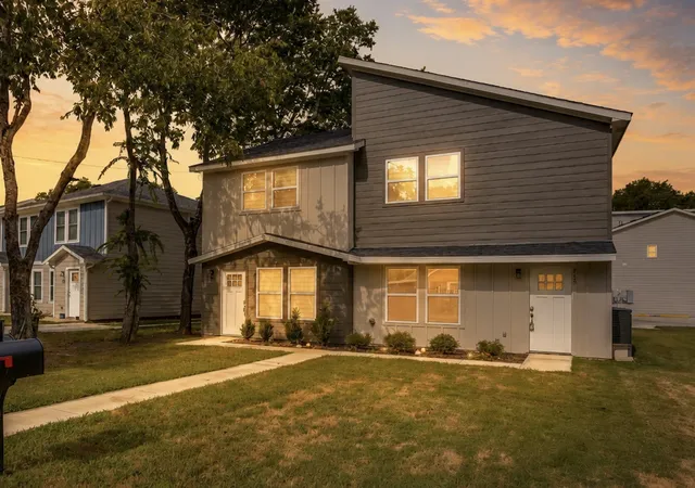 Photo 2 of Sale Pending at 931 & 933 River Rd, Fort Worth, TX 76114 | MLS# 21336123 | Listing updated on 2026-08-21