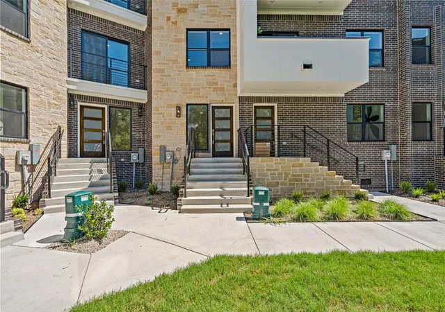 Photo 1 of Single family home for sale at 2729 Azalea Park Cir, Fort Worth, TX 76107 | MLS# 21334582 | Listing updated on 2026-08-09
